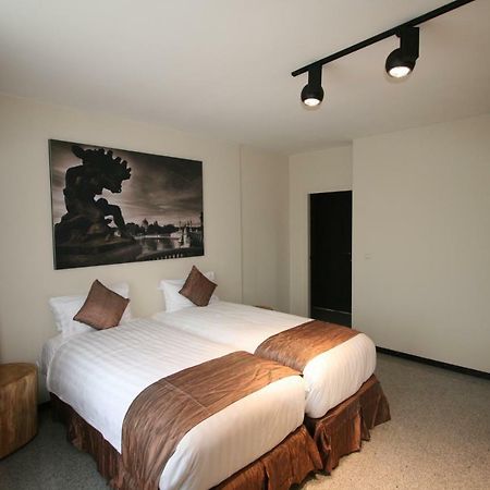 Amosa Liege City Centre Apart Regence 17 Экстерьер фото